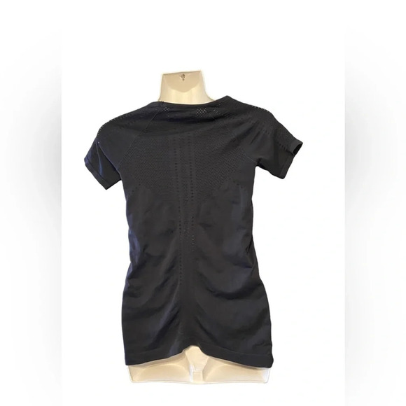 Athleta Foothill Seamless Tee in Black - Picture 6 of 8